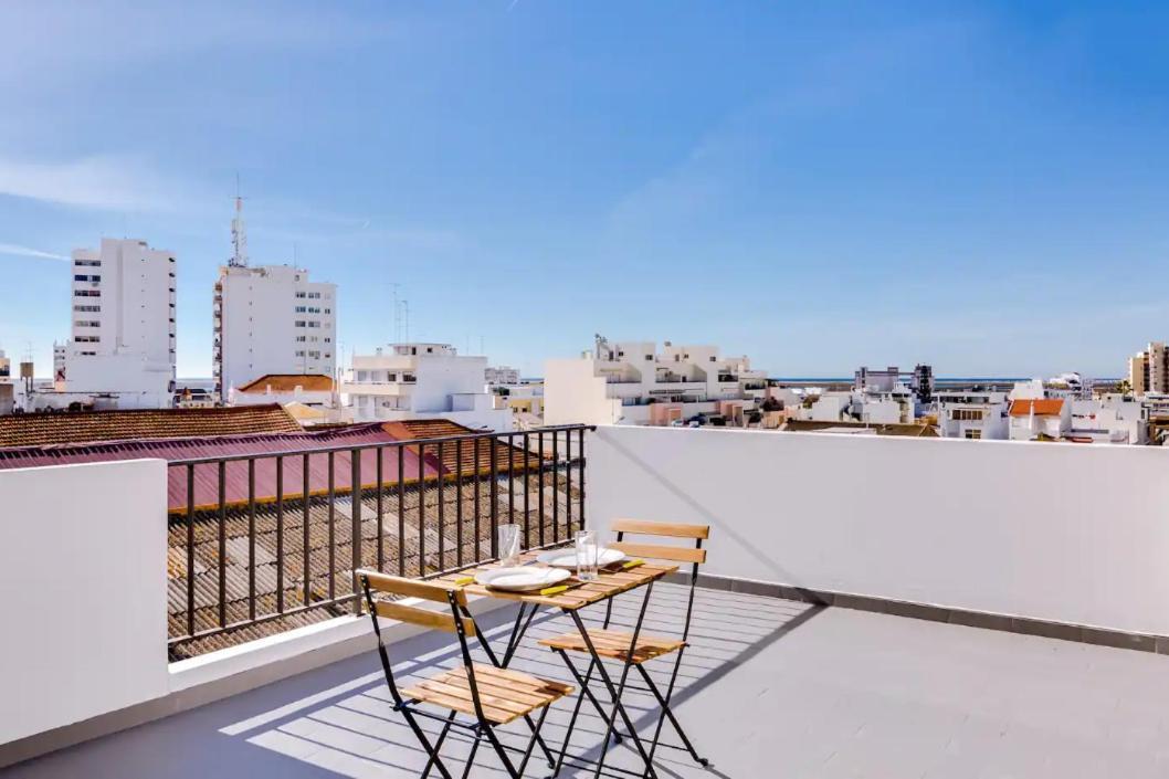 Blife Anya Private Rooms Faro Exterior photo